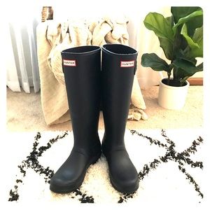 Dark Navy Blue Hunter boots!